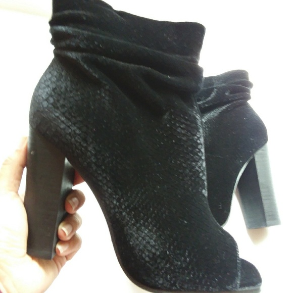 J.C Dossier  black velvet open toe ankle boots - Picture 3 of 4